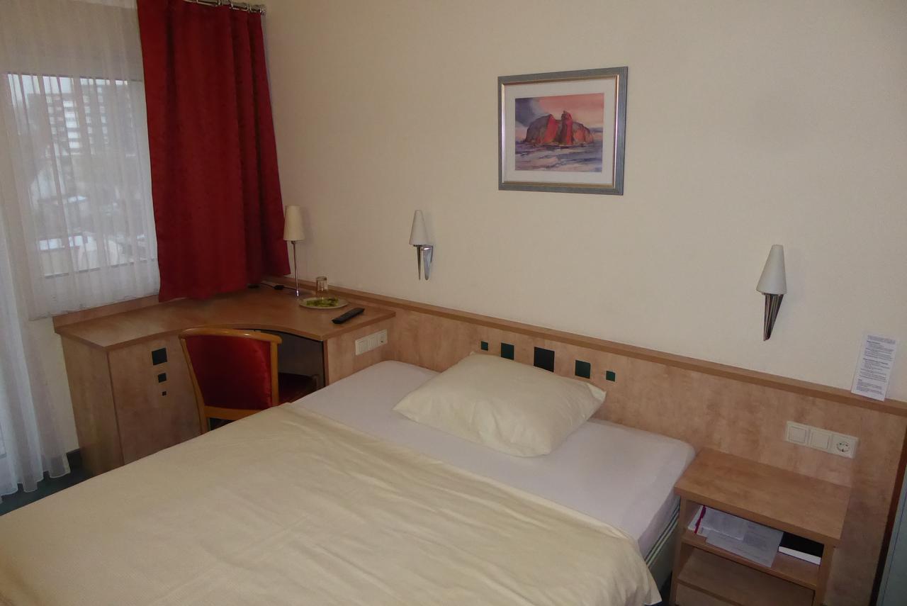 Hotel Ring Park Buchen  Bagian luar foto