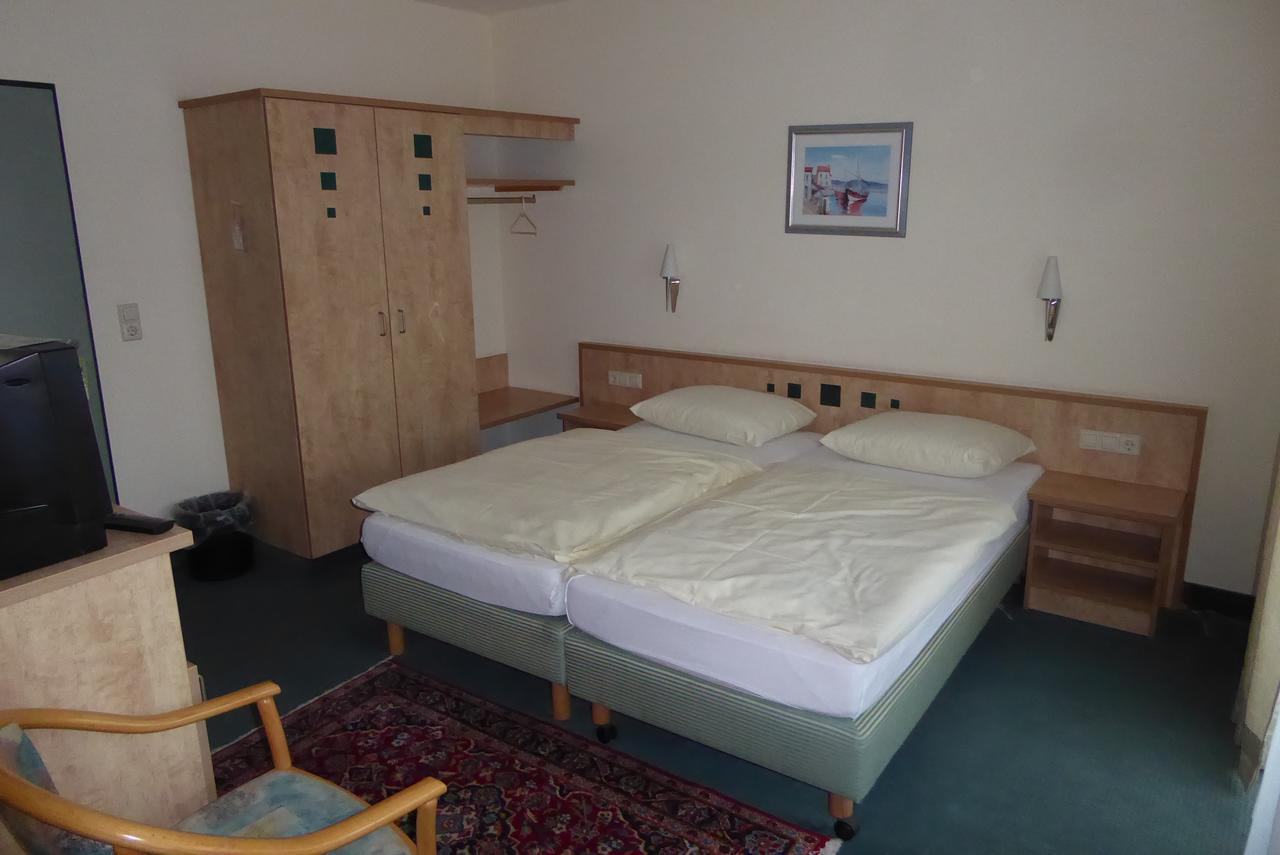 Hotel Ring Park Buchen  Bagian luar foto