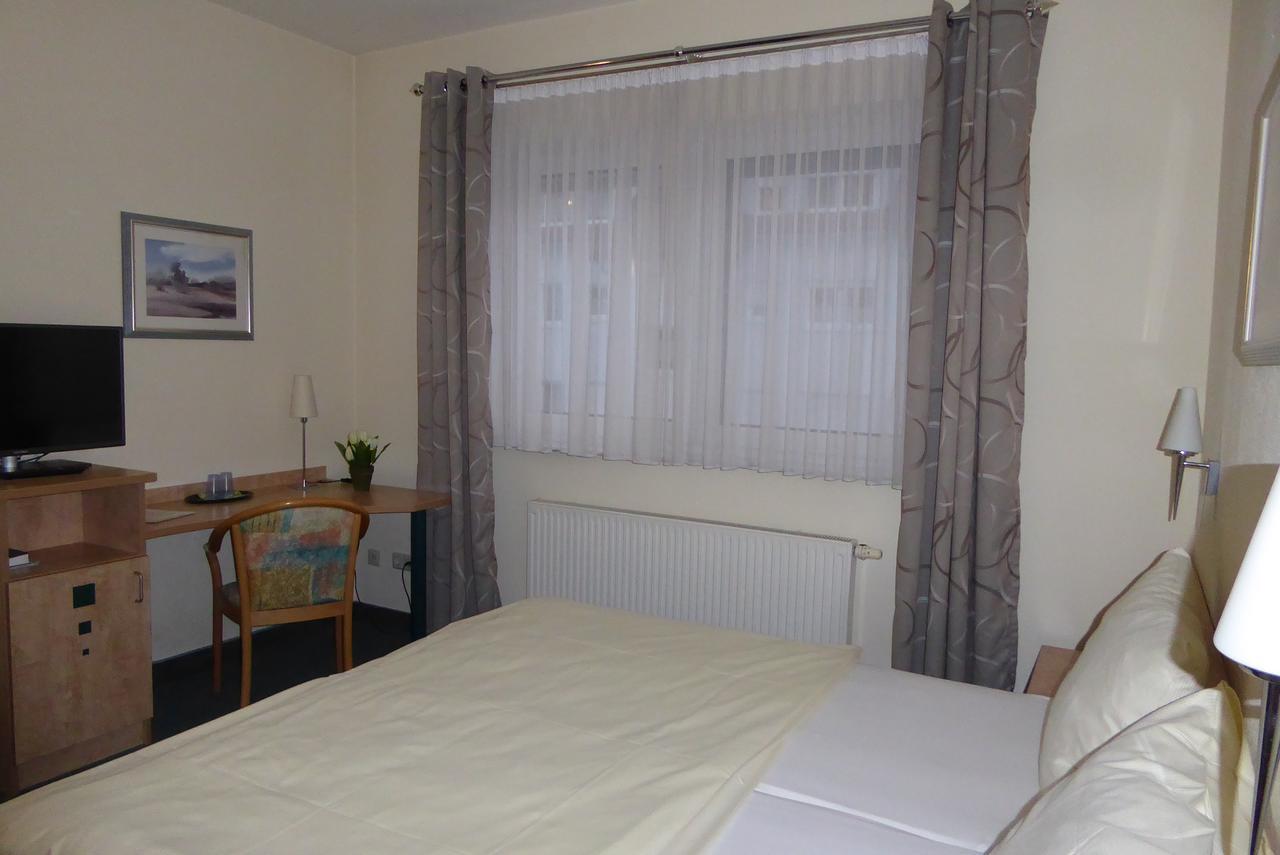 Hotel Ring Park Buchen  Bagian luar foto