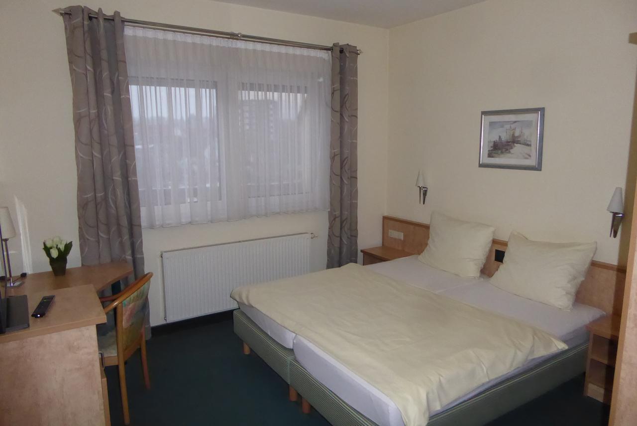 Hotel Ring Park Buchen  Bagian luar foto