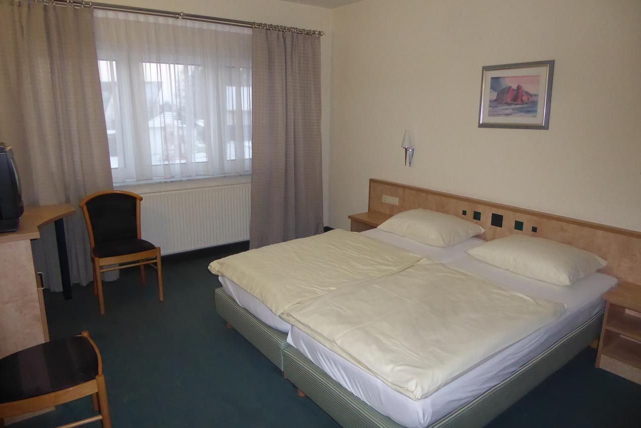 Hotel Ring Park Buchen  Bagian luar foto