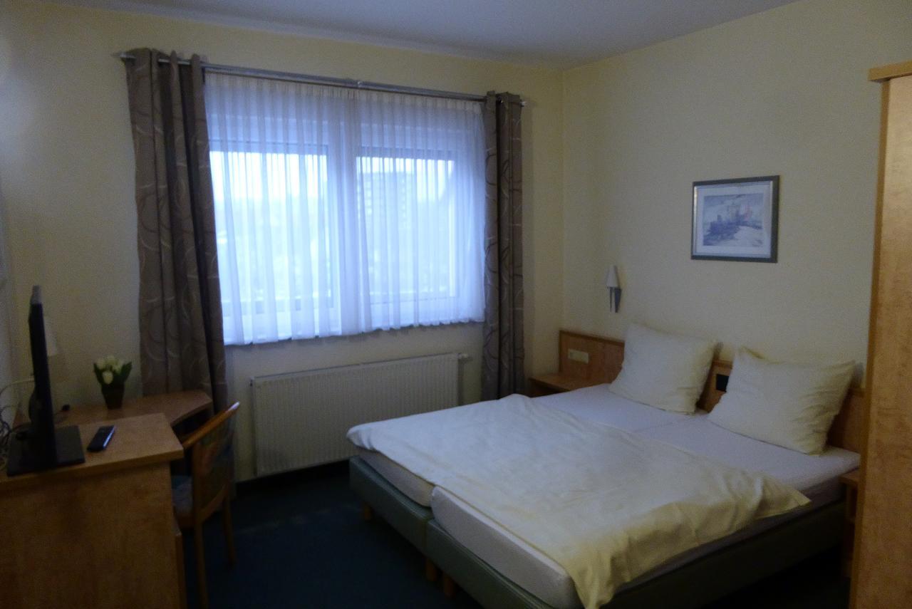 Hotel Ring Park Buchen  Bagian luar foto